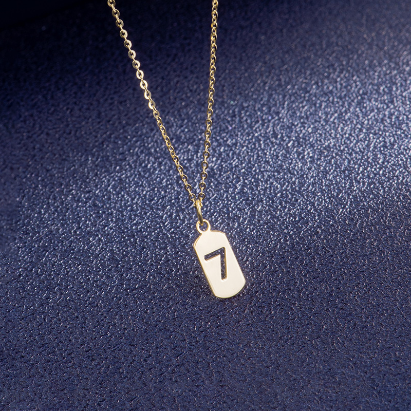 11199 Hollowed-out lucky number 7 pendant