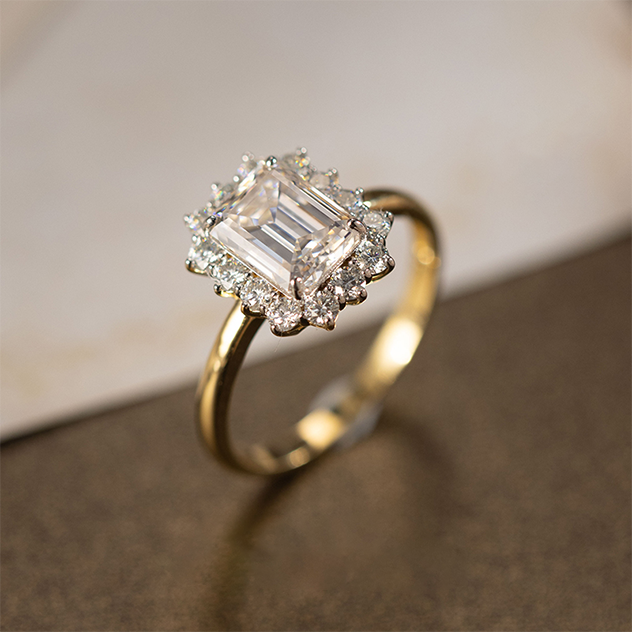 31572 Two-tone Sugar Cube Multi-Diamond Moissanite Ring.