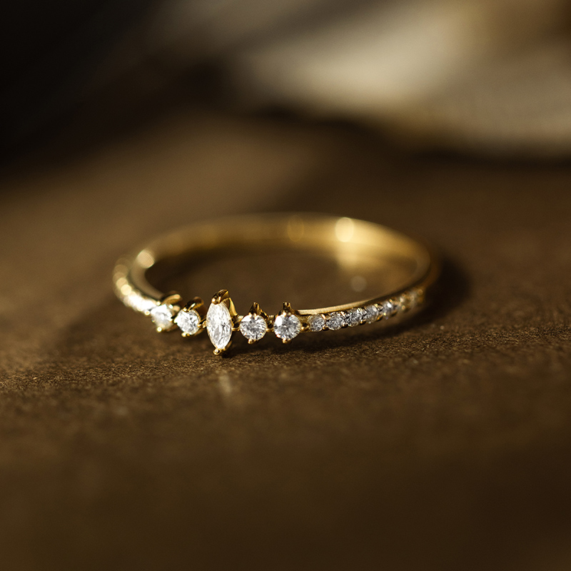 31566 Minimalist Luxury Multi-Diamond Inlay Versatile Ring.