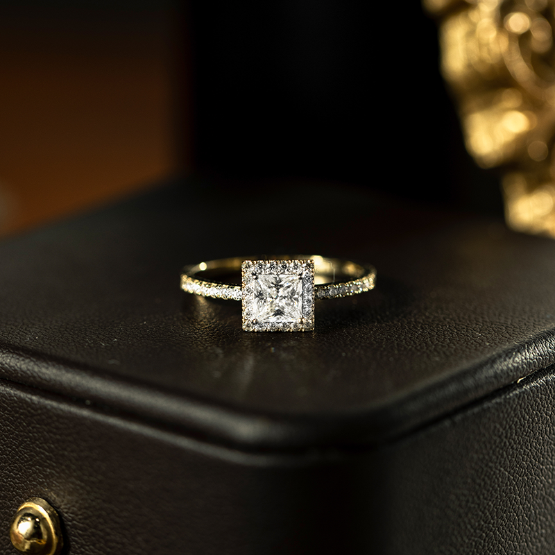 31576 Square full diamond inlaid fashion diamond ring.