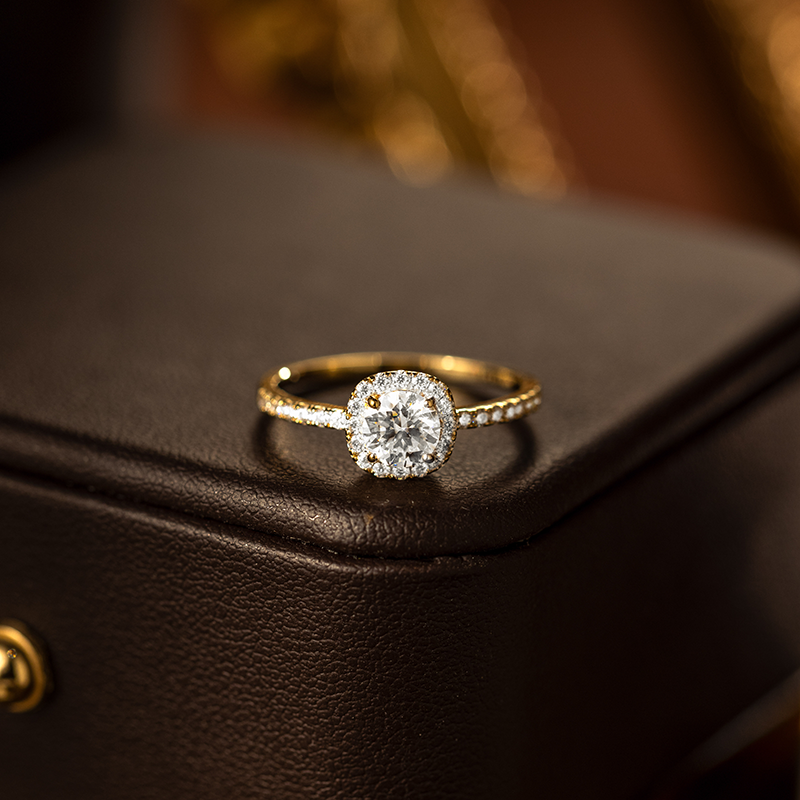 31576 Round full diamond inlaid fashion diamond ring.