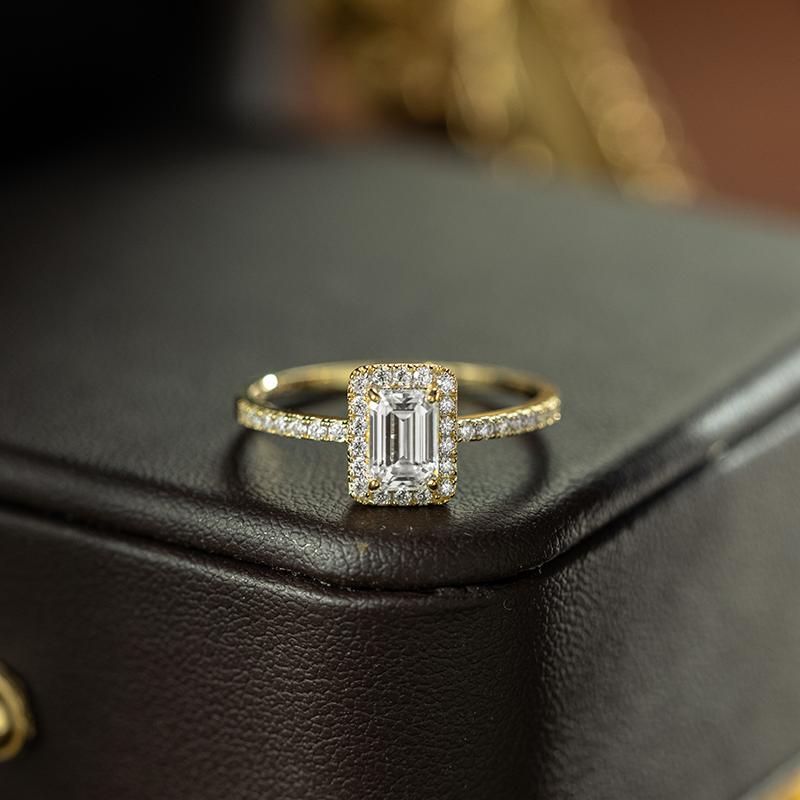 31576 Rectangular full diamond inlaid fashion diamond ring.