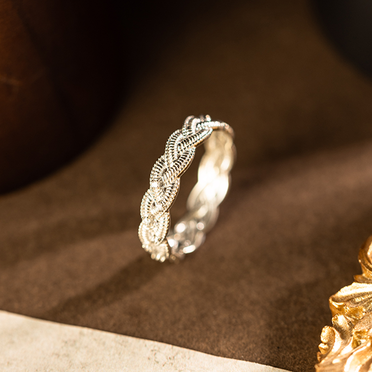 31506 Natural Diamond-Encrusted Openwork Carving