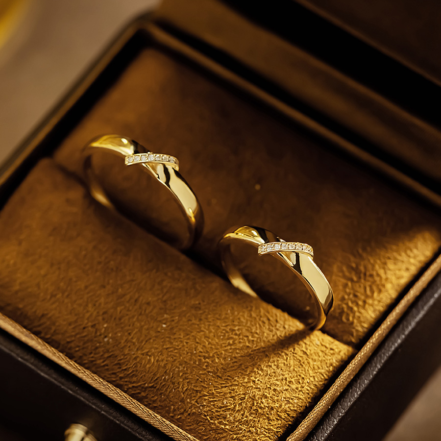 31490 Threaded Diamond Fashion Ring