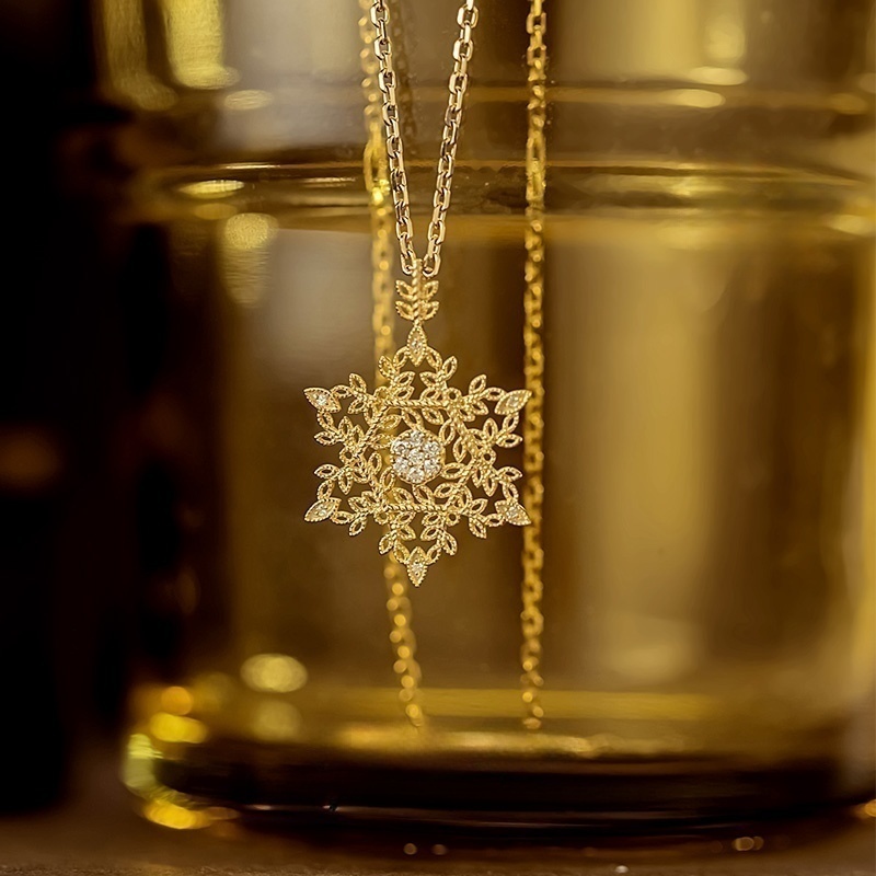 13033 Natural diamond engraved pattern hollow exquisite snowflake pendant 