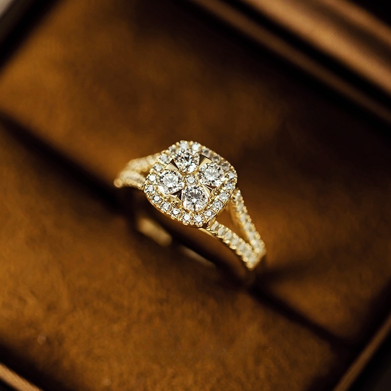 31452 Four-leaf clover flower moissanite inlaid wedding ring  