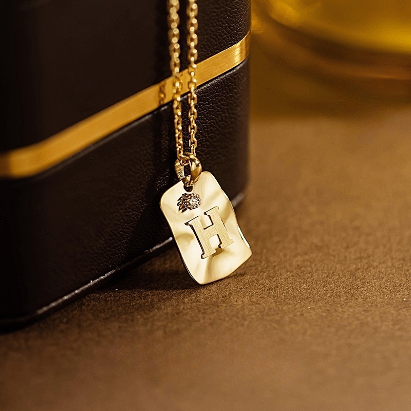 12993 Fashionable natural diamond inlaid letter "H" pendant  
