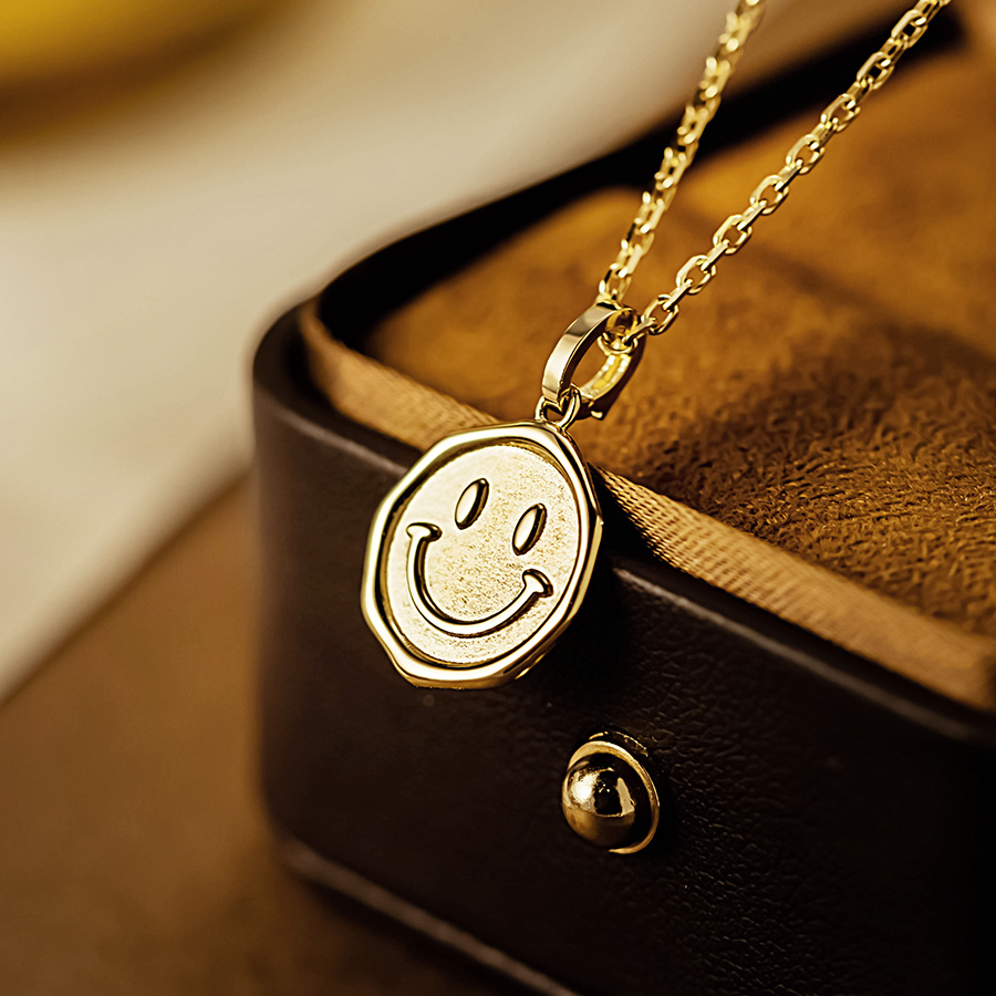 12985 Smile frosted round plain gold universal clasp smiley face pendant  